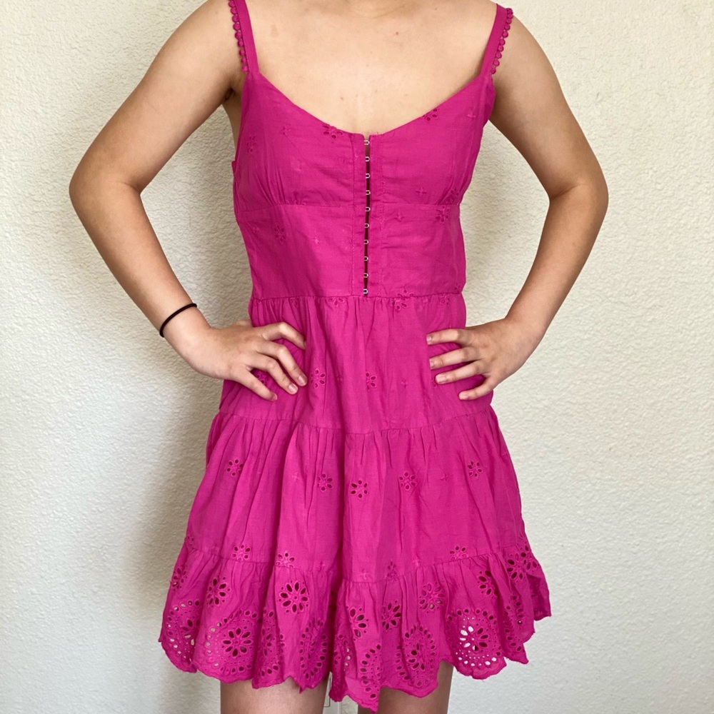Available pink junior dress. Size: S